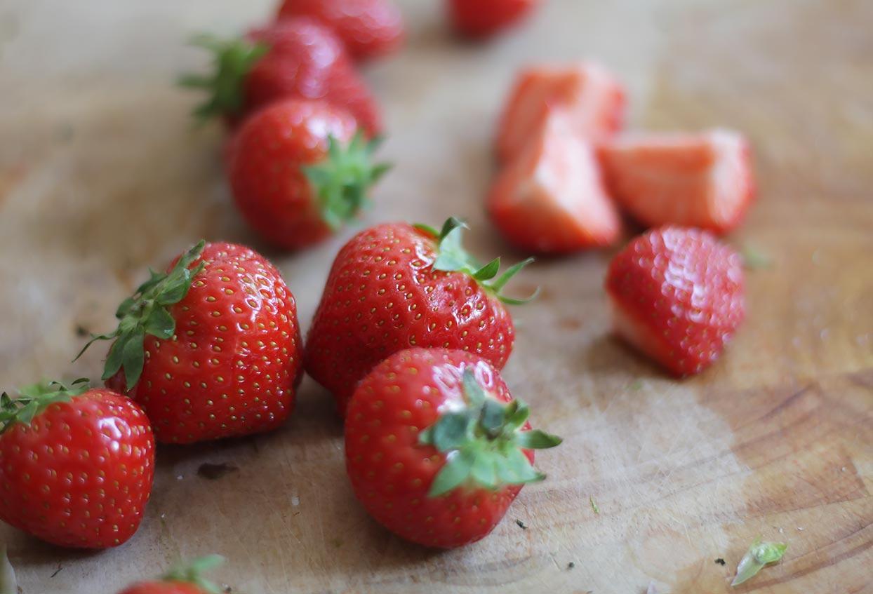Erdbeeren-Spargel-Salat mit Ahornsirup - Schritt 3