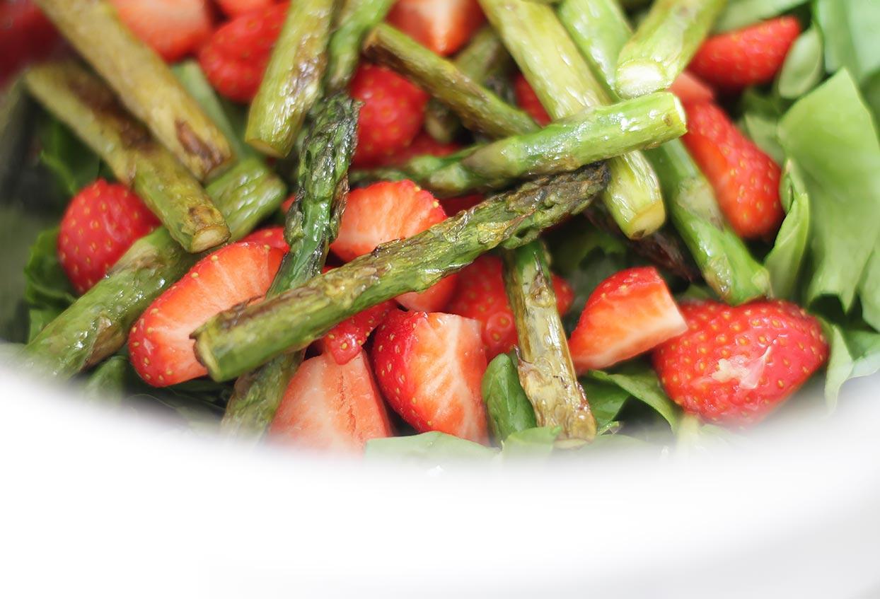 Erdbeeren-Spargel-Salat mit Ahornsirup - Schritt 5