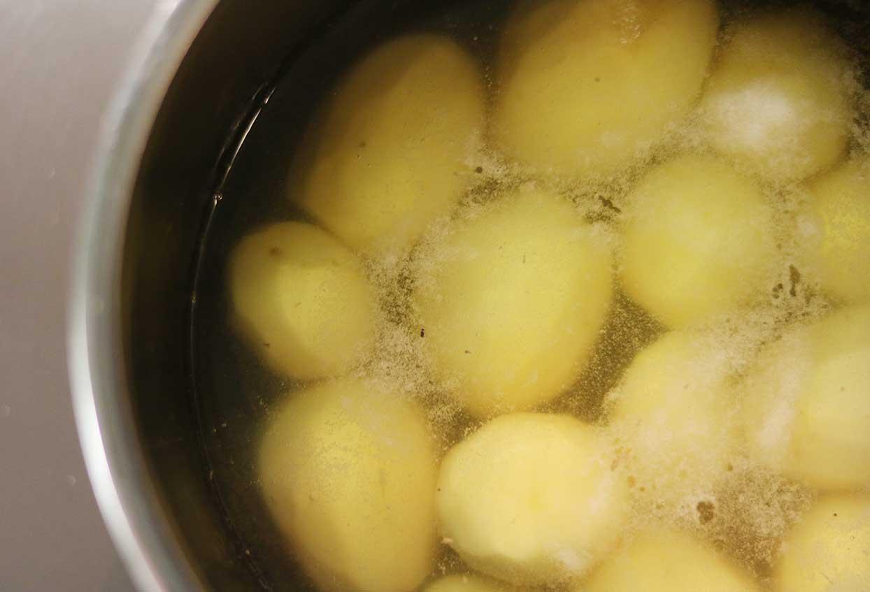 Omas-Kartoffelsalat mit fangfrischem Fisch - Schritt 1