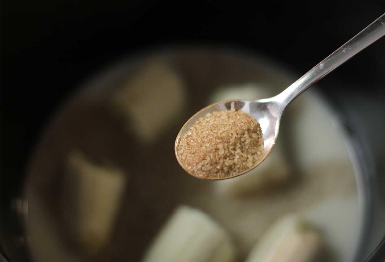 Vollkorngrießbrei mit Apfel und warmen Früchten - Schritt 2