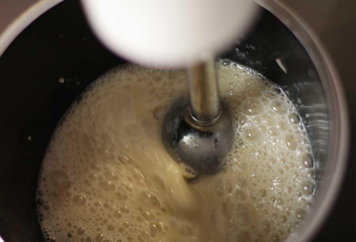Vollkorngrießbrei mit Apfel und Studentenfutter - Schritt 3