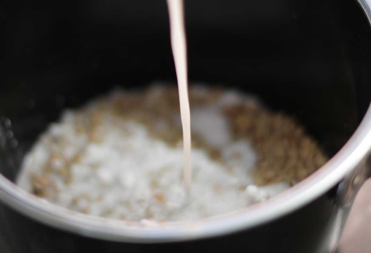 Foodoholic Kokos-Linsen-Dahl mit frischem Blattspinat - Schritt 2