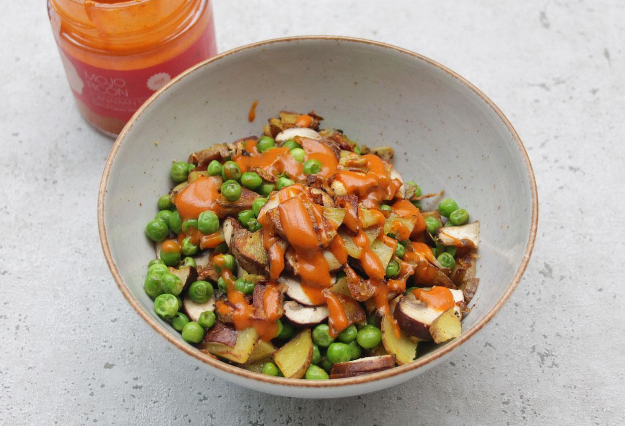 Schnelle Bratkartoffelpfanne mit Erbsen und Champignons - Schritt 6