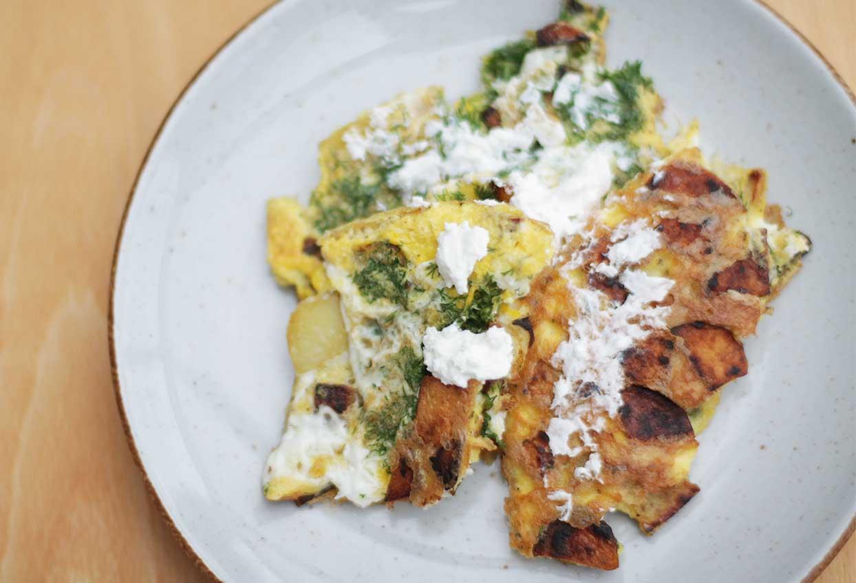 Bratkartoffelomlette mit Ziegenfrischkäse und Dill - Schritt 4