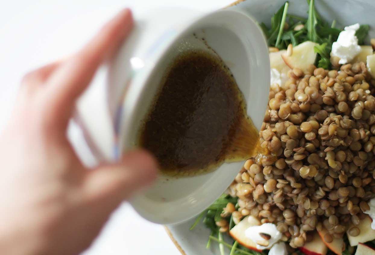 Einfacher Linsensalat mit Rucola und Spiegelei - Schritt 6