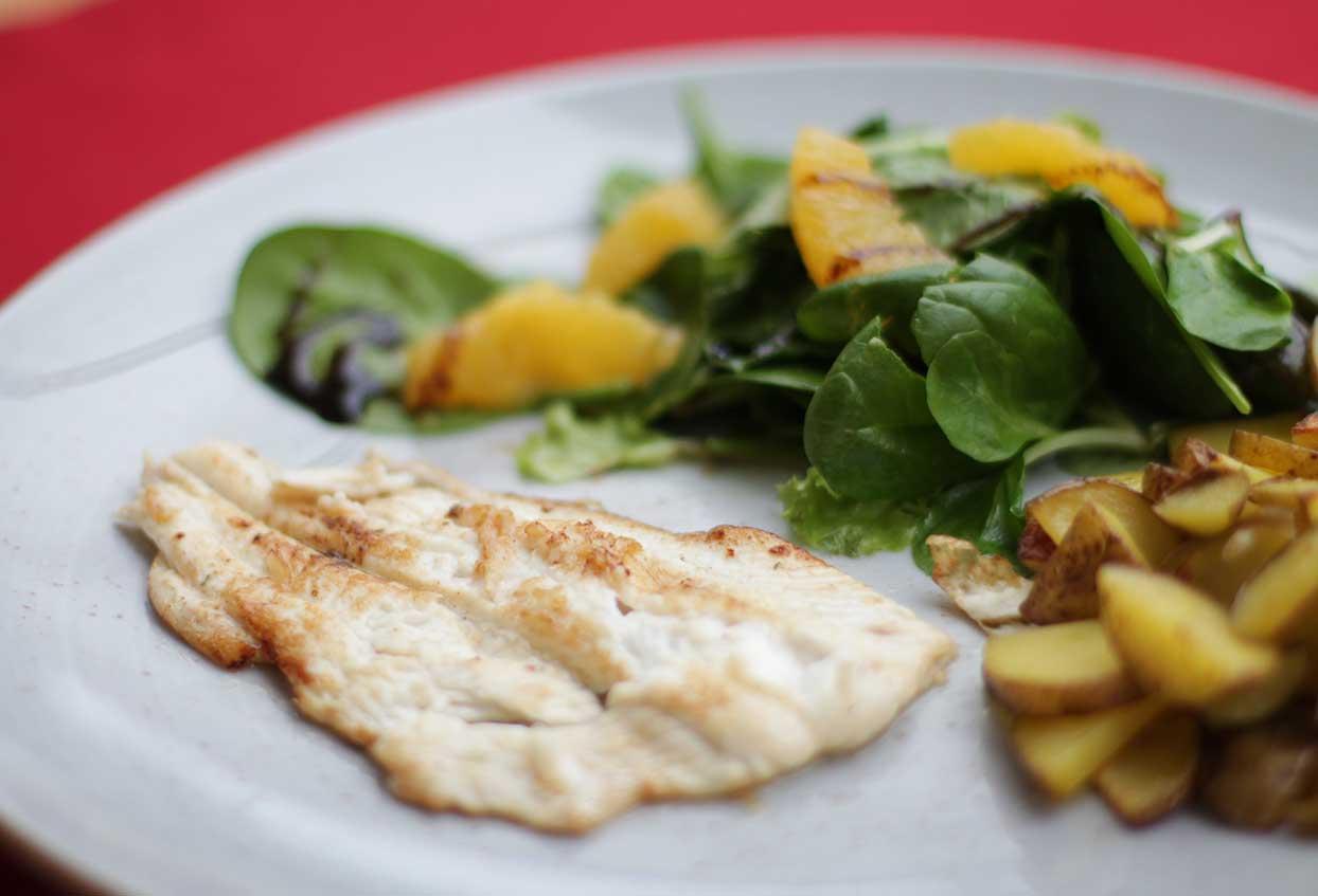 Schollenfilet mit Bratkartoffeln und Orangensalat - Schritt 3