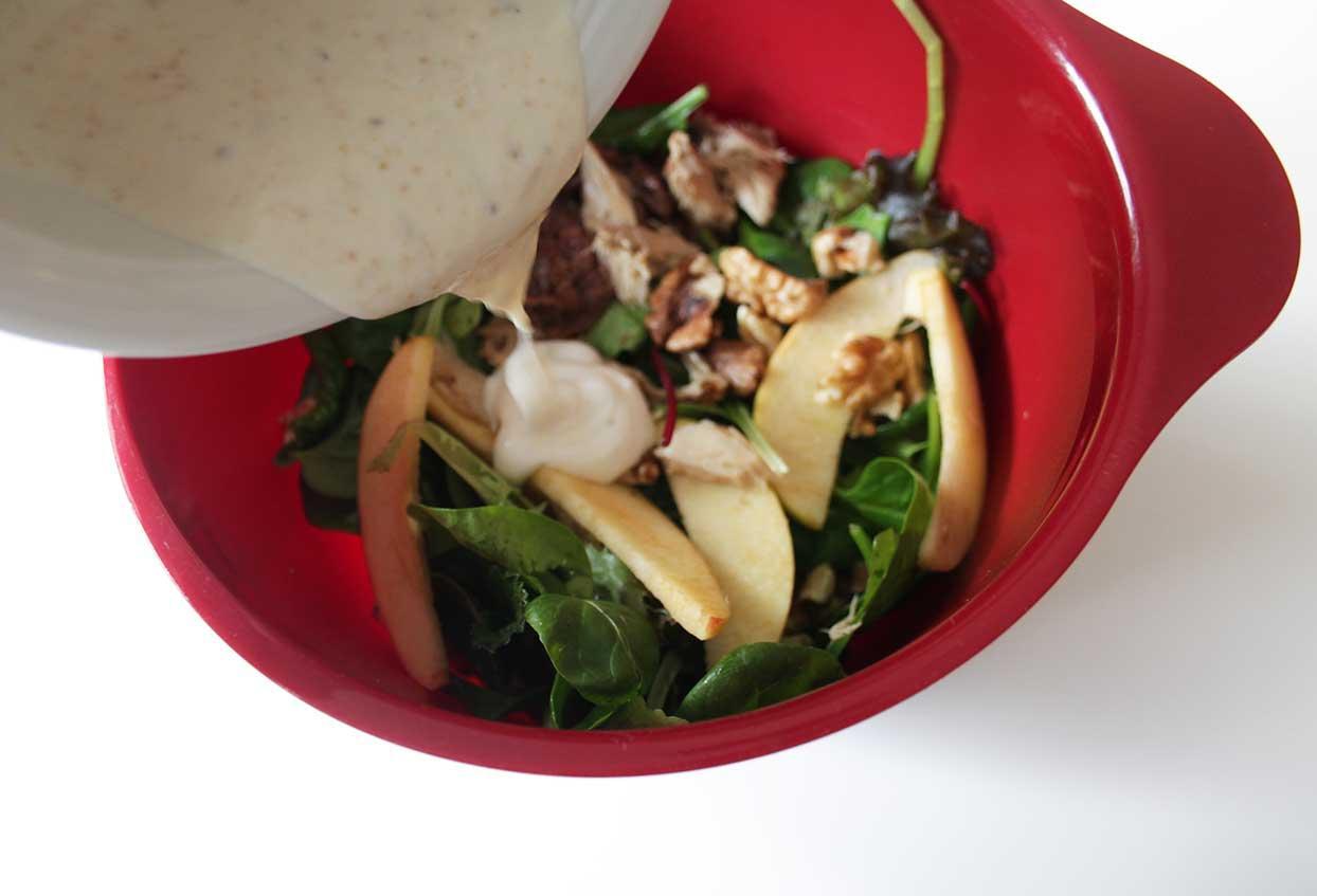Mediterraner Salat mit Walnüssen und Joghurtdressing - Schritt 3