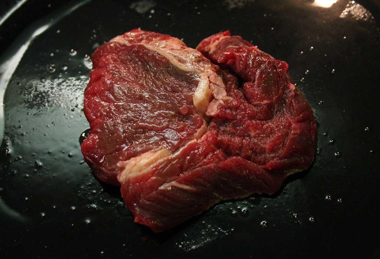 Knackiger Foodoholic-Salat mit qualitativem Weidefleisch - Schritt 4