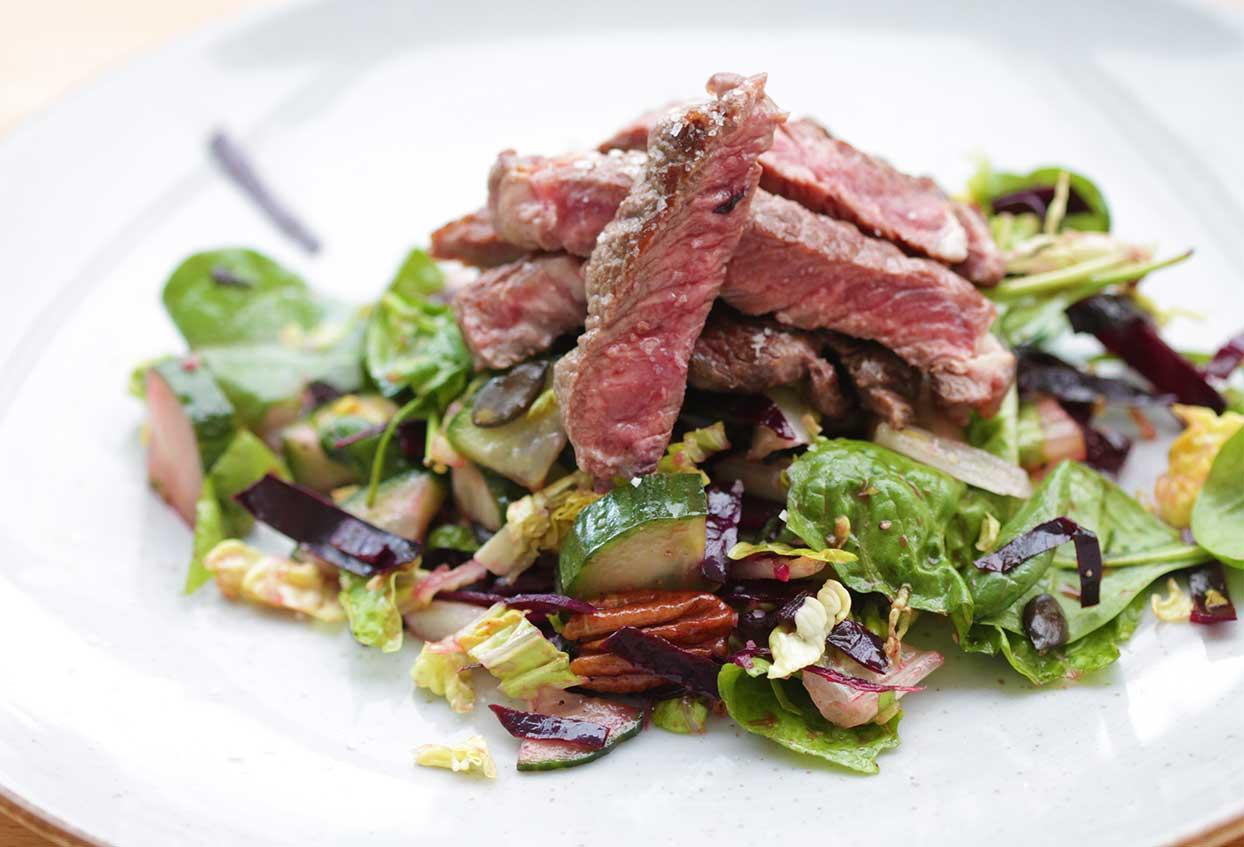 Knackiger Foodoholic-Salat mit qualitativem Weidefleisch - Schritt 5