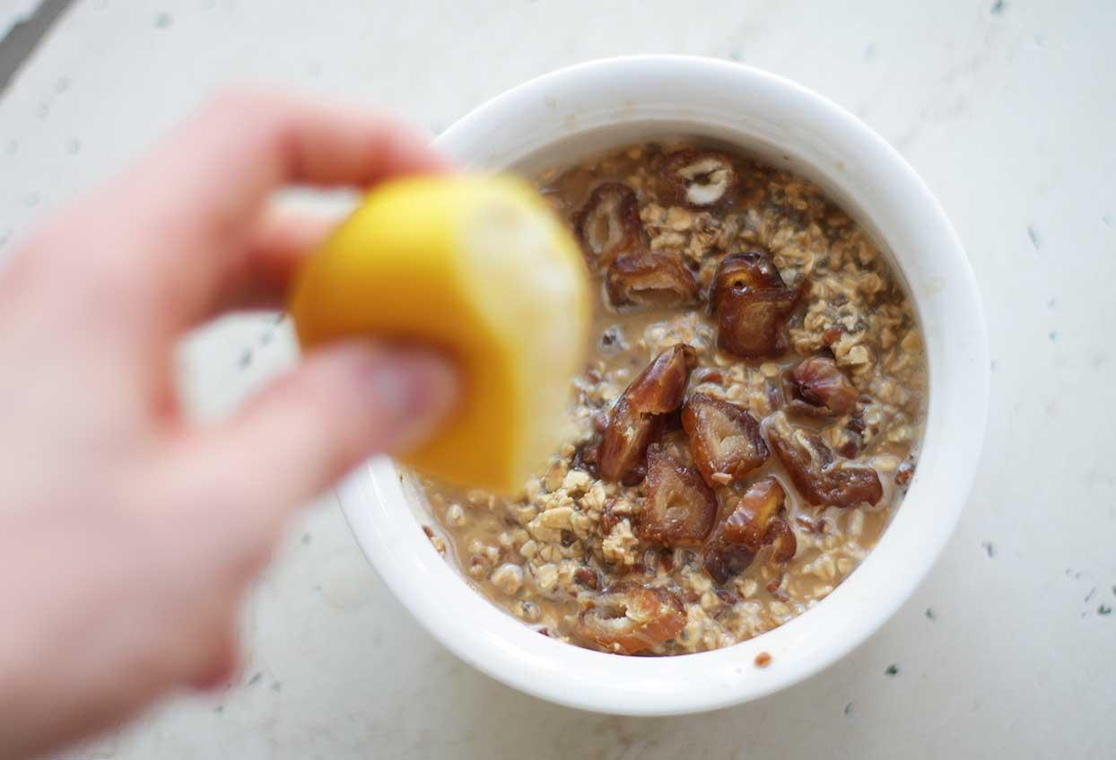 Kaffee-Bananen-Dattel-Frühstück à la Foodoholic - Schritt 5