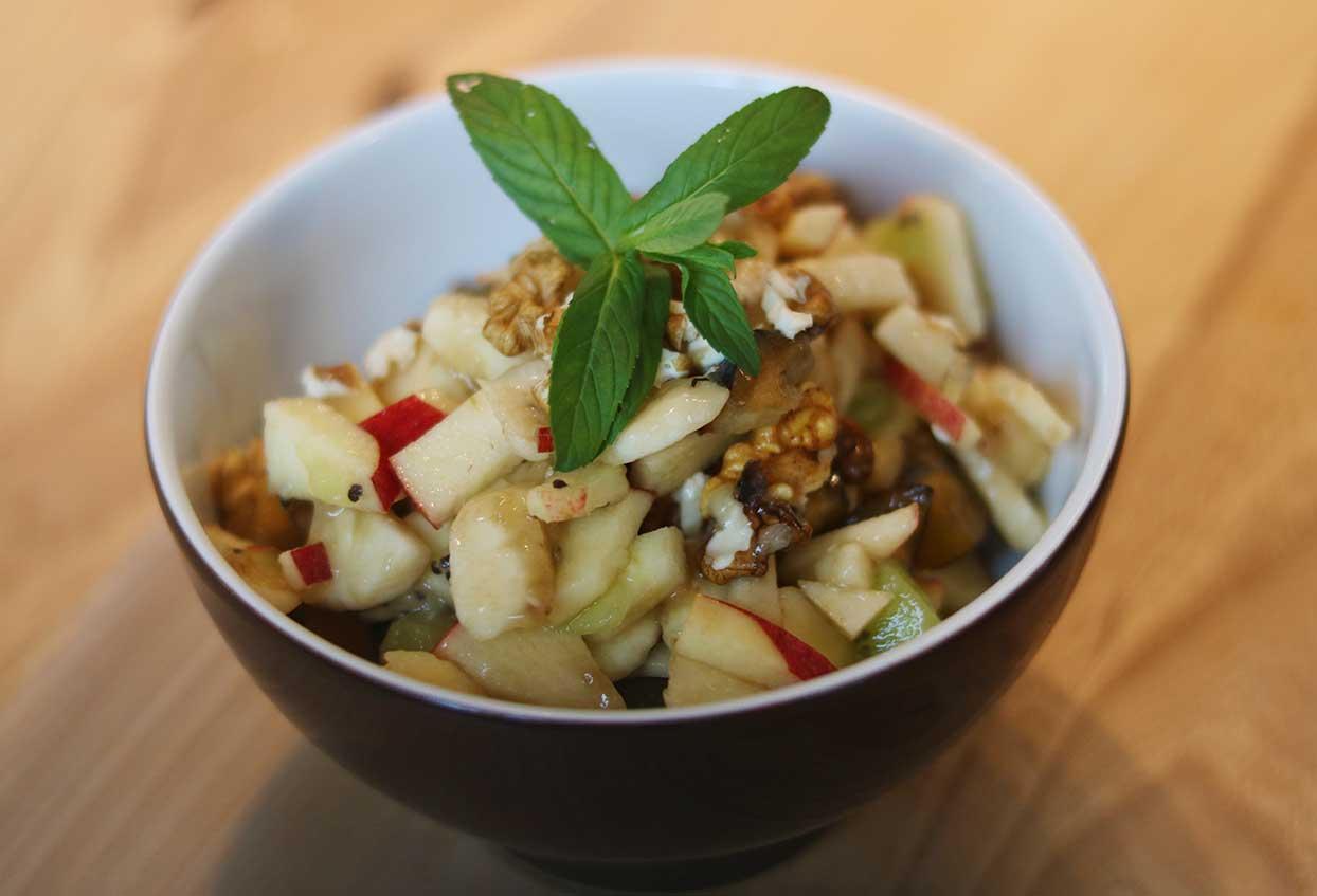 Schneller Obstsalat mit Walnüssen - Schritt 3