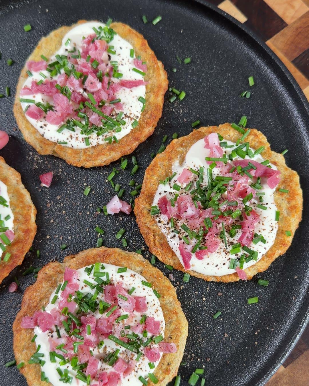 Flammkuchen-Kartoffelpuffer aus dem Airfryer