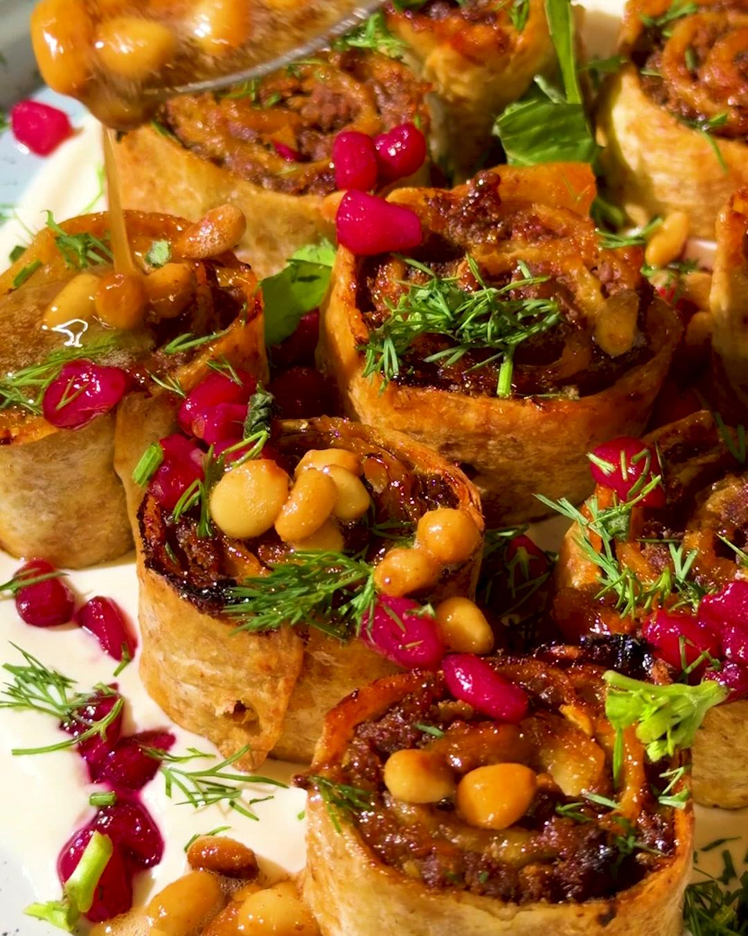 Würzige Hackfleisch Röllchen Spieße